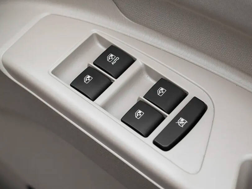 ماهيندرا سكوربيو الداخلية 