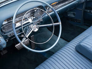 مرسيدس بنز 220 SE كونفيرتيبل الداخلية 