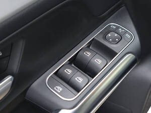 مرسيدس بنز EQA الداخلية 