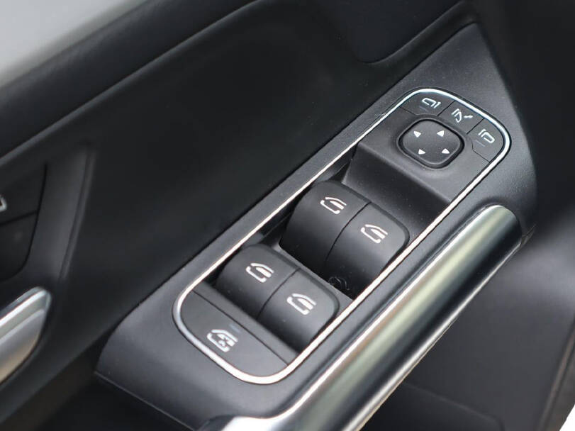 Mercedes Benz EQA 2025 Interior 