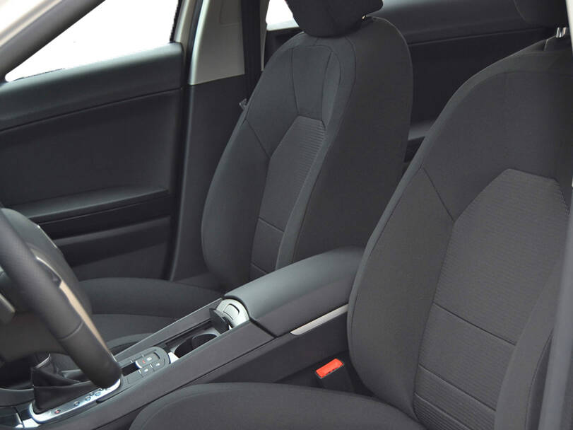 إم جي 6 الجيل الأول الداخلية 