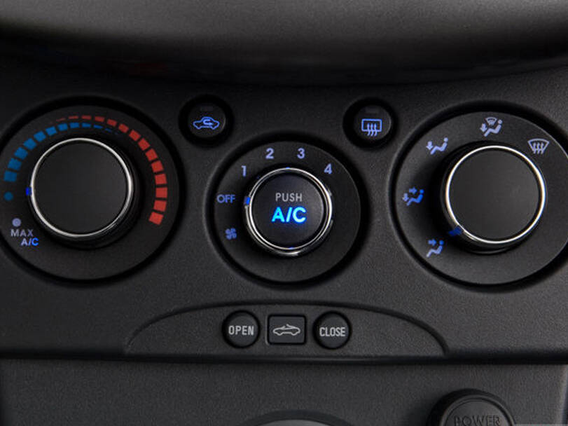 ميتسوبيشي إكليبس الداخلية 