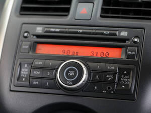 نيسان ألميرا الداخلية 