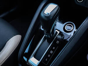 نيسان ألميرا الداخلية 