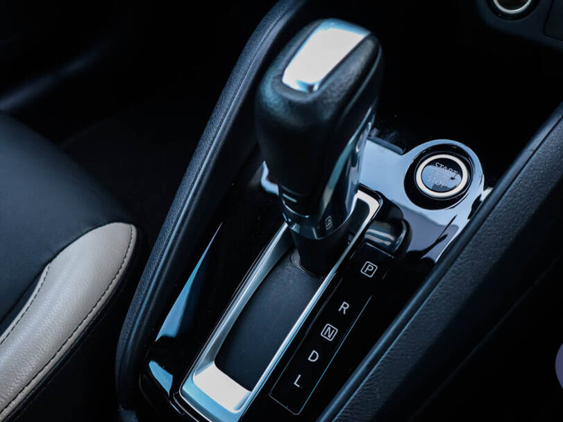 Nissan Almera Interior 