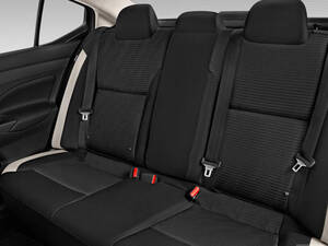 نيسان فيرسا الداخلية 