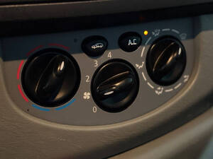 أوبل فيفارو الداخلية 