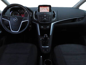 أوبل زافيرا الداخلية 