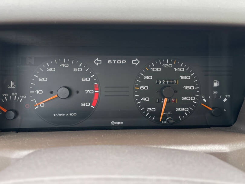 Peugeot 405 Interior 