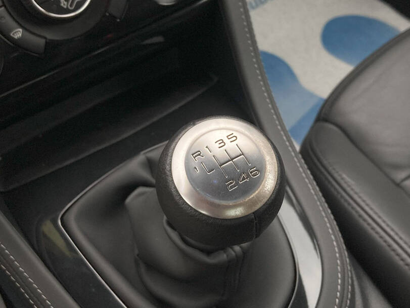 Peugeot RCZ Interior 