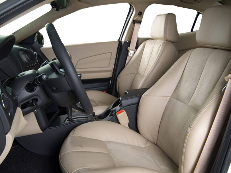 بونتياك جراند بريكس الداخلية 