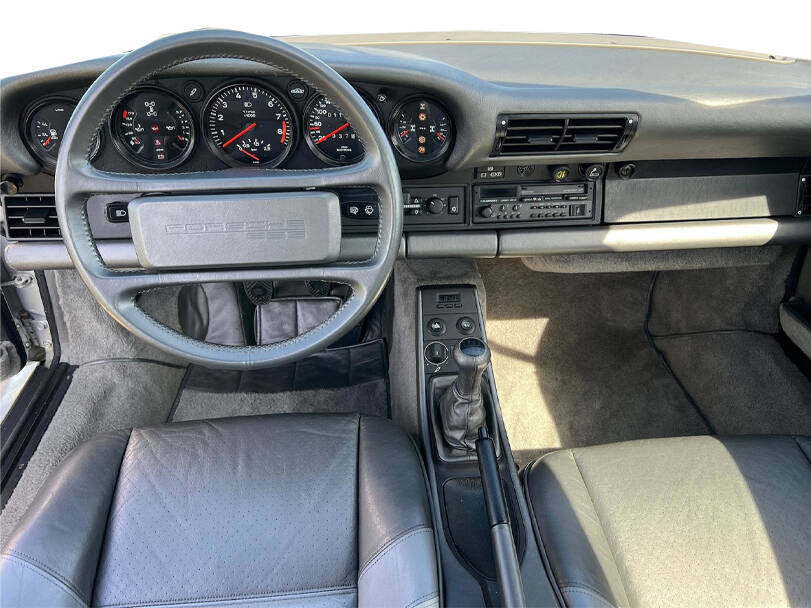Porsche 959 Interior 