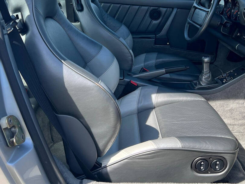 Porsche 959 Interior 