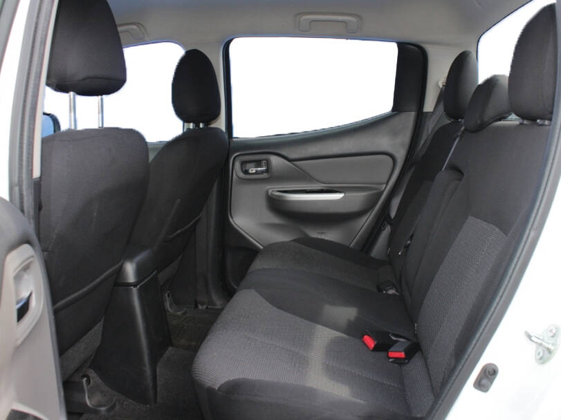 RAM 1200 Interior 