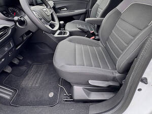 رينو لوجان الداخلية 