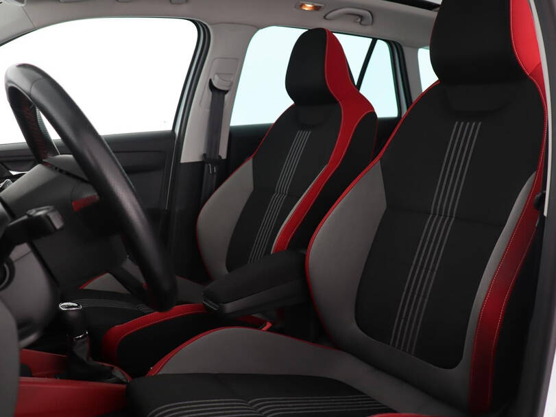 شكودا فابيا 2026 الداخلية 