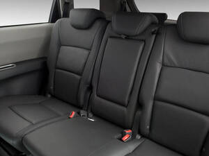 سوبارو تريباكا الداخلية 