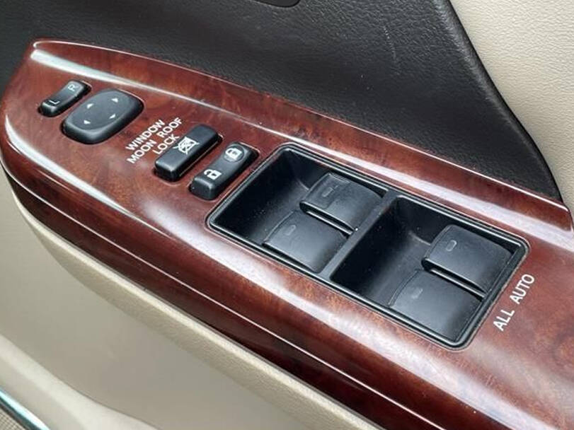 Toyota Alphard Interior 