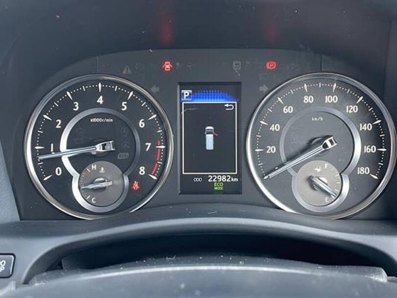 تويوتا ألفارد الجيل الثالث (AH30) الداخلية 