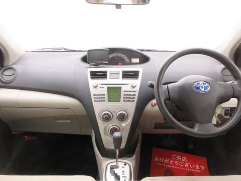 Toyota Belta Interior 