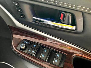 Toyota Harrier Interior 