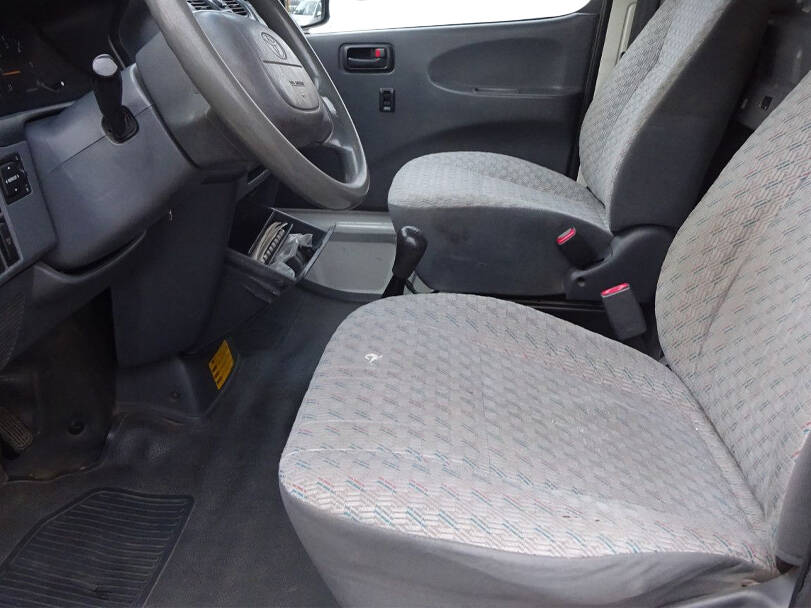 Toyota Regius Interior 