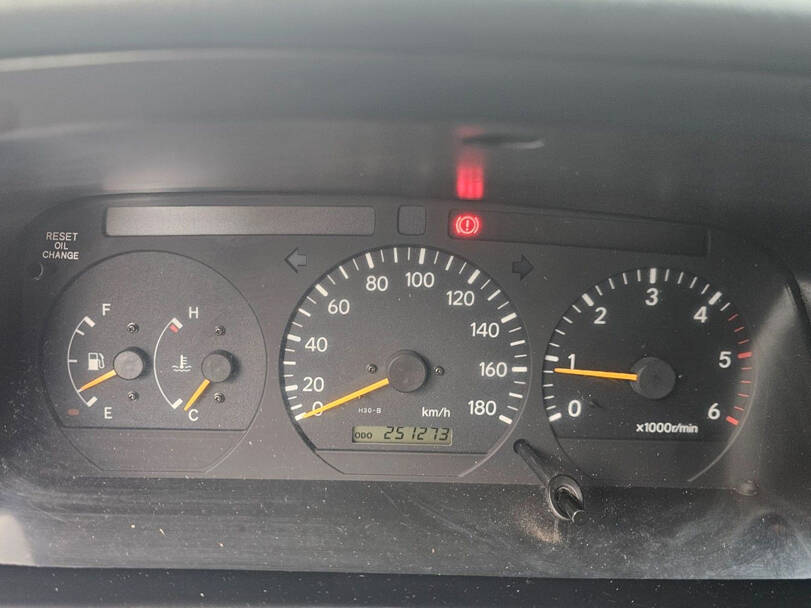 Toyota Regius Interior 