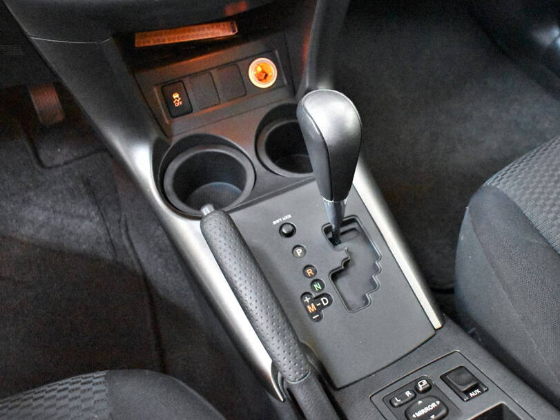 Toyota Vanguard Interior 