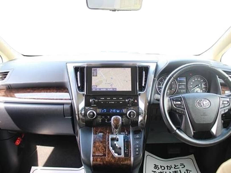 Toyota Vellfire Interior 