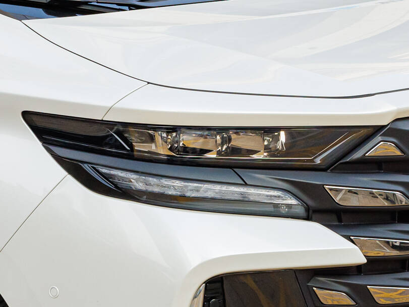 Toyota Vellfire Exterior 