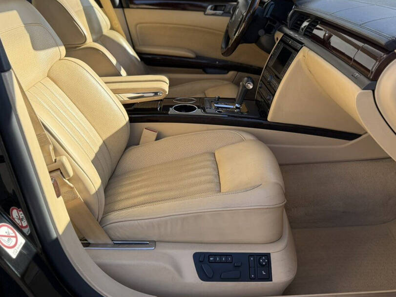 Volkswagen Phaeton Interior 