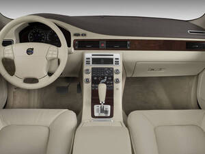Volvo XC70 Interior 