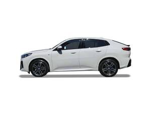 بي إم دبليو آي إكس 2 الخارجية Left Side View