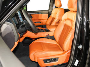 روكس أداماس الداخلية Front Seats