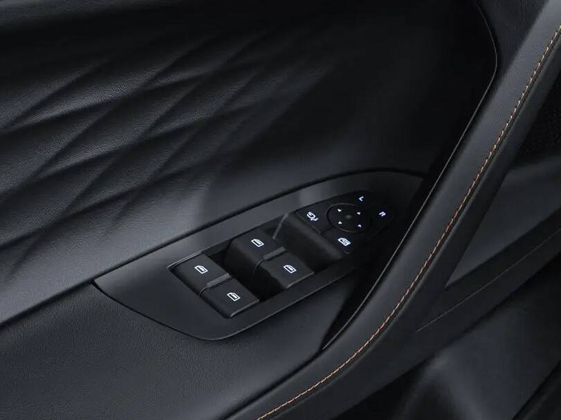 إم جي HS الداخلية Door Controls